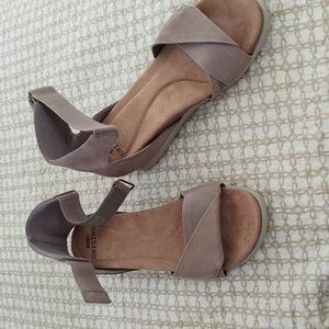 🆕Earth Origins Leather Wedge Sandals  - "Carolina" 7M never worn